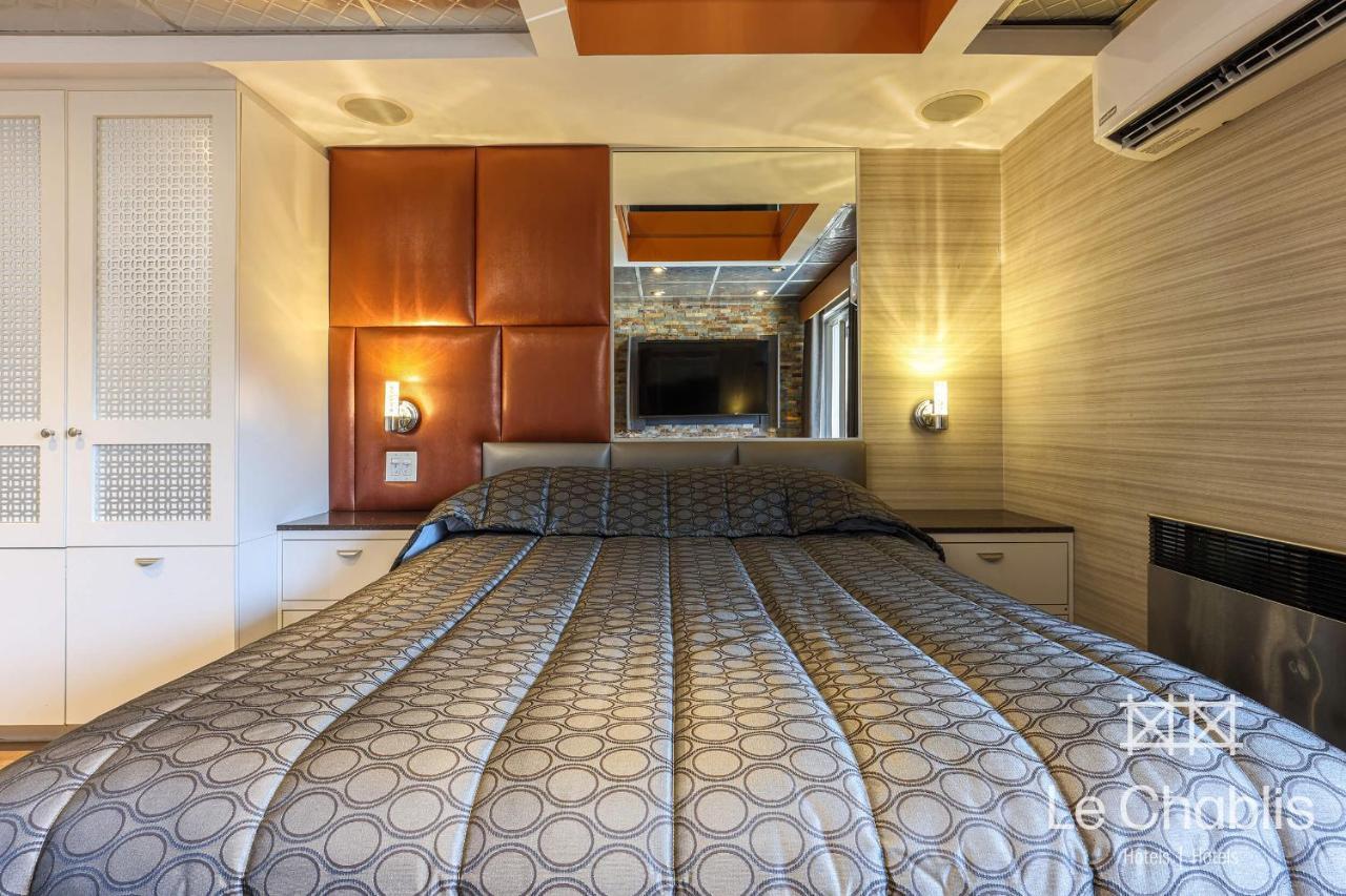 Hotel Le Chablis Cadillac Montreal Bagian luar foto