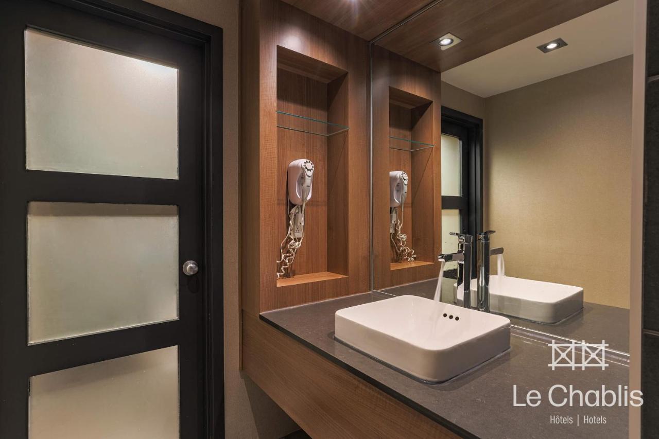 Hotel Le Chablis Cadillac Montreal Bagian luar foto
