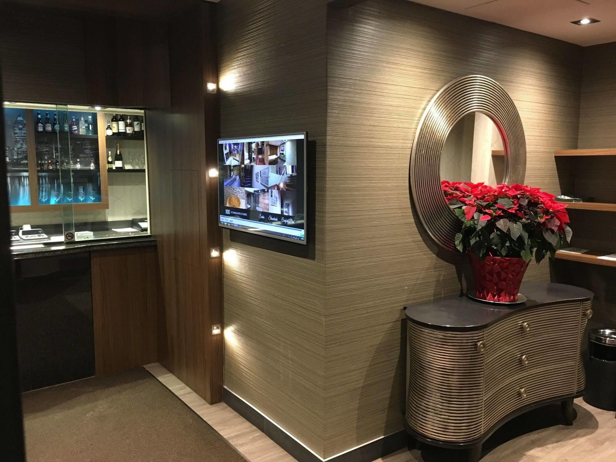 Hotel Le Chablis Cadillac Montreal Bagian luar foto
